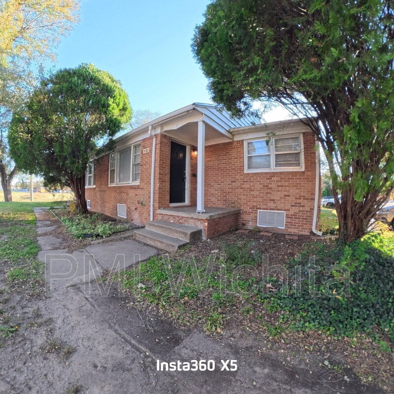 Foto principal - 6163 E Boston St