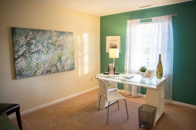 Building Photo - 2265 Rippling Way N
