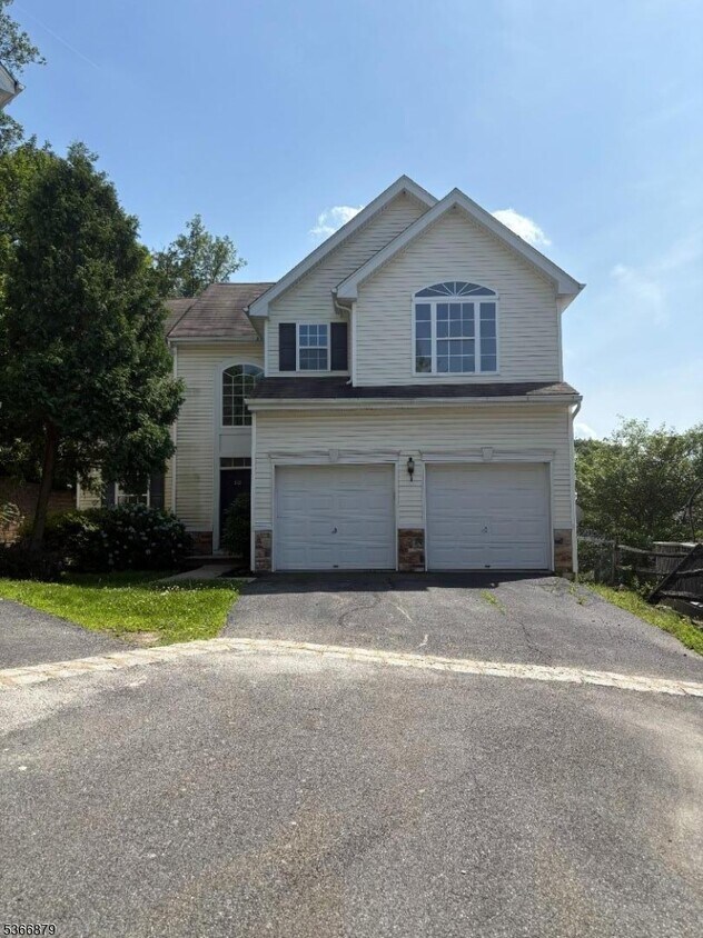 Primary Photo - 312 Winding Hill Dr