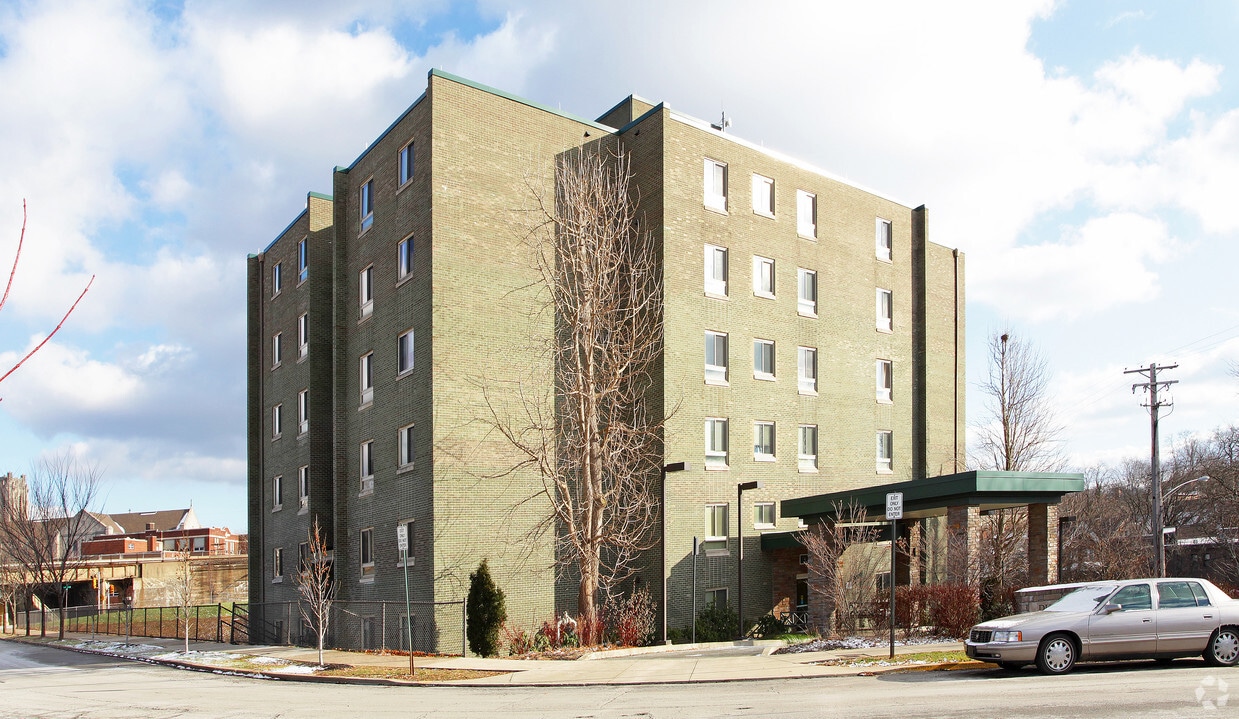 Primary Photo - Dumplin Hall