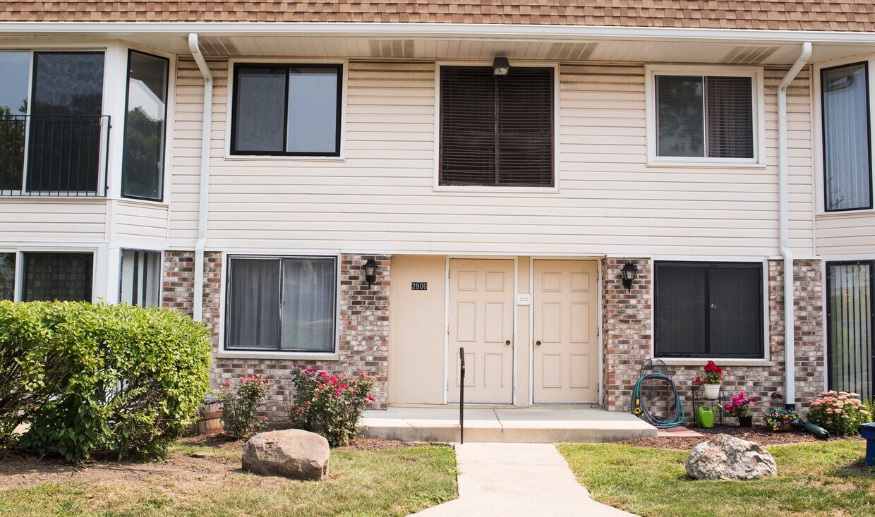 2900 Mitchell Dr Unit 6, Woodridge, IL 60517 Condo for Rent in