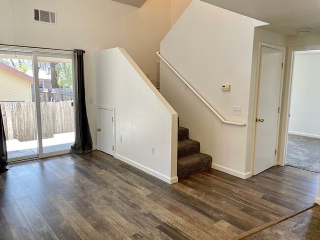 Foto del edificio - Great Location by Cal Poly Campus - 2 Bedroom, 1 Bathroom