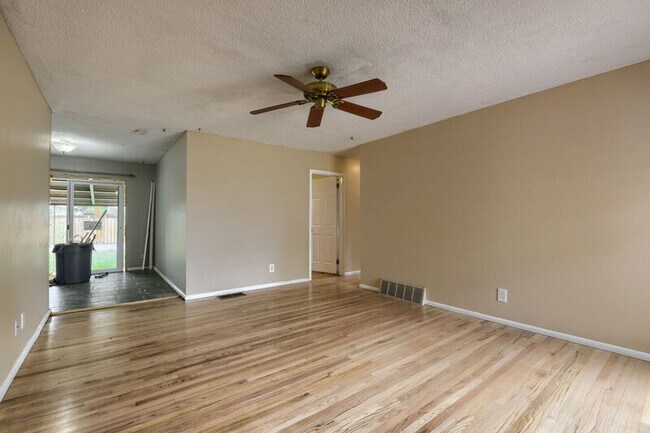 Foto del edificio - 3006 Hudson St