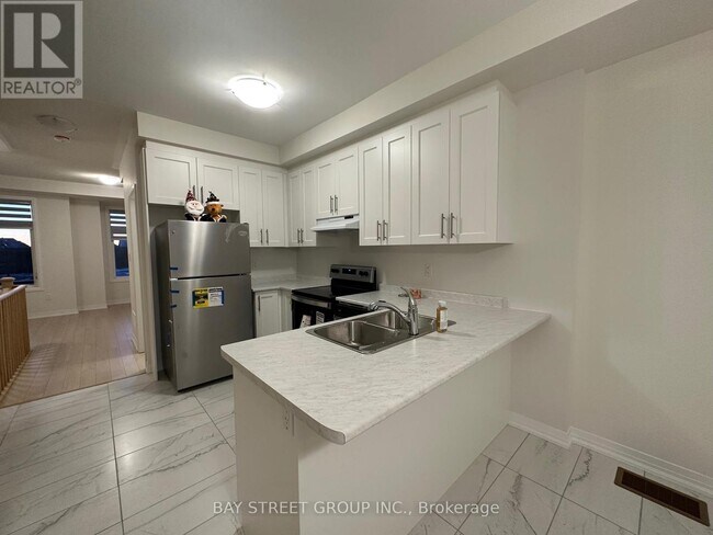Building Photo - 24 Stoeber Ln