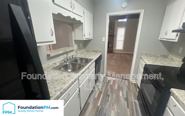 Building Photo - 5756 Crievewood Dr