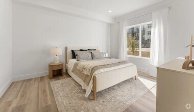 Building Photo - 302 S Divario Cyn Dr