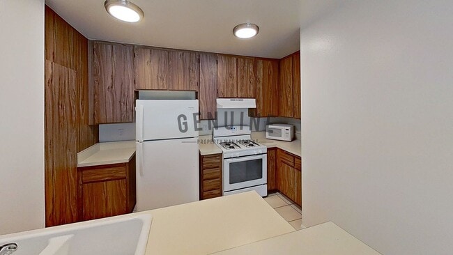 Building Photo - 2 Bedroom ~ Live in the Heart of South Coa...