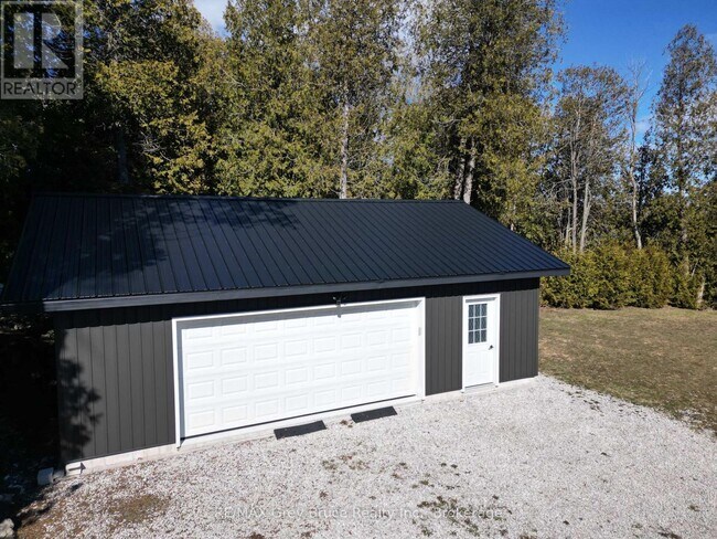 Photo du bâtiment - 597 Stokes Bay Rd