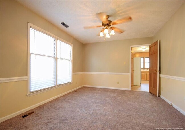 Foto del edificio - 2347 Rolling Hill Rd