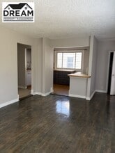 Building Photo - 117 Walnut Ave S