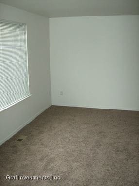 Building Photo - 600 Cherry Ln