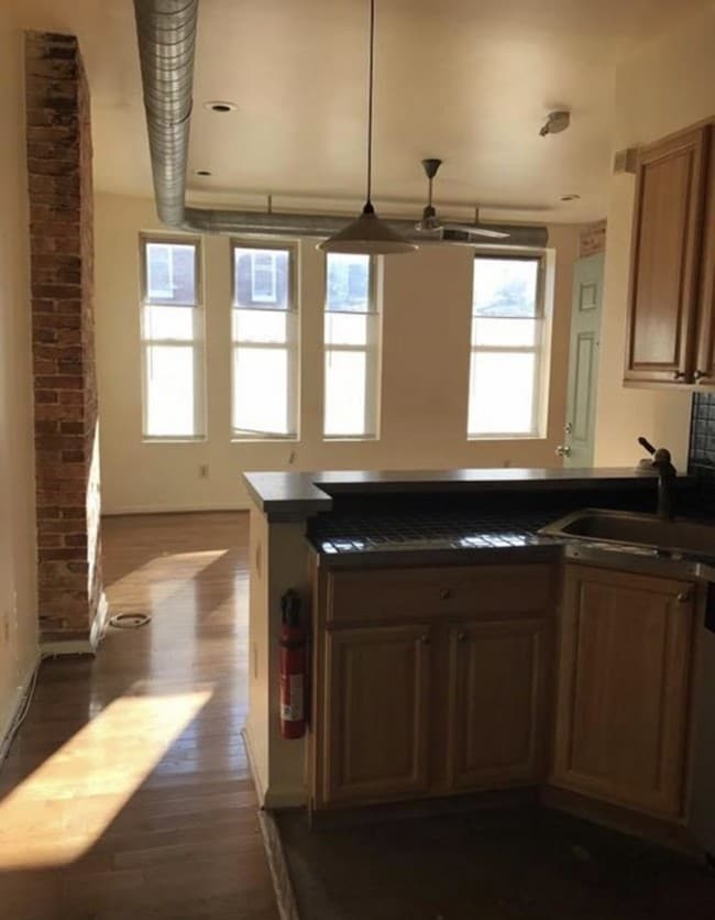Building Photo - 1813 McCulloh St