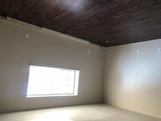 Foto del edificio - 2048 S Florence Ave