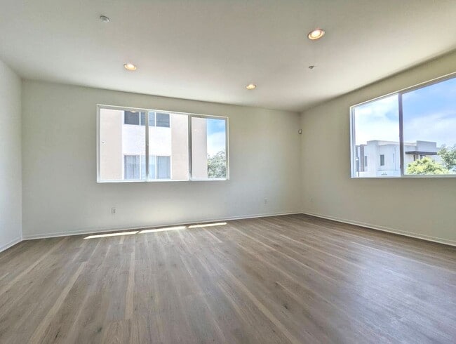 Building Photo - 13024 Union Ave