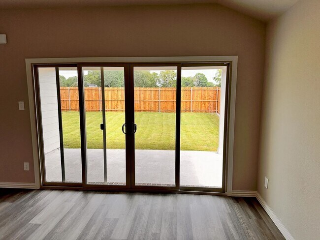 Building Photo - New 3 Bedroom in the sought after Westmor ...