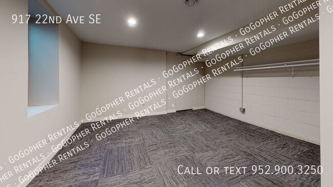 Foto del edificio - Affordable 4 bedroom 2 bath duplex close t...