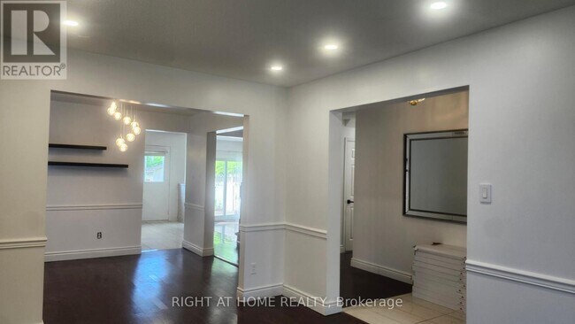 Building Photo - 3454 Wyman Crescent