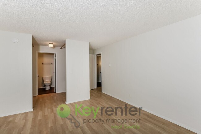 Foto del edificio - Stylish 2-Bed Condo with Pool & Clubhouse Access