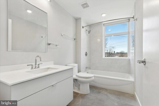 Building Photo - 3449 Scotts Ln