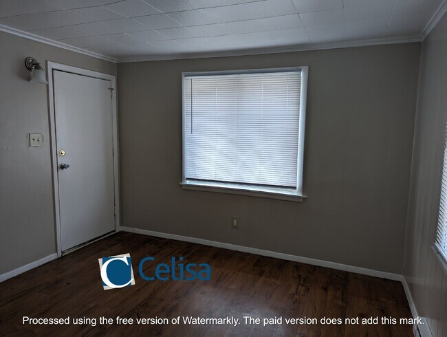 Building Photo - 342 Lincoln Hwy #1