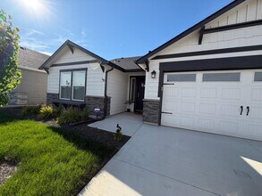 Building Photo - 10288 W Trident Ridge Dr