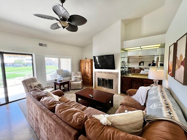 Foto del edificio - 42074 Sand Dune Dr