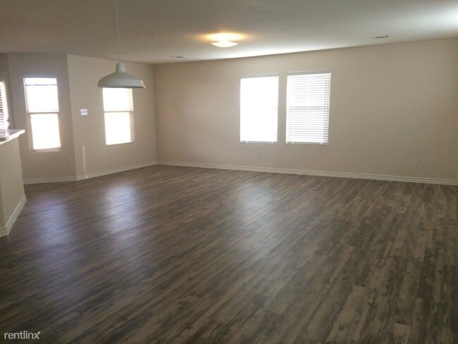 Building Photo - 8922 San Alberto
