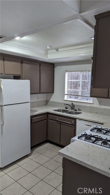 Foto del edificio - 26115 Frampton Ave