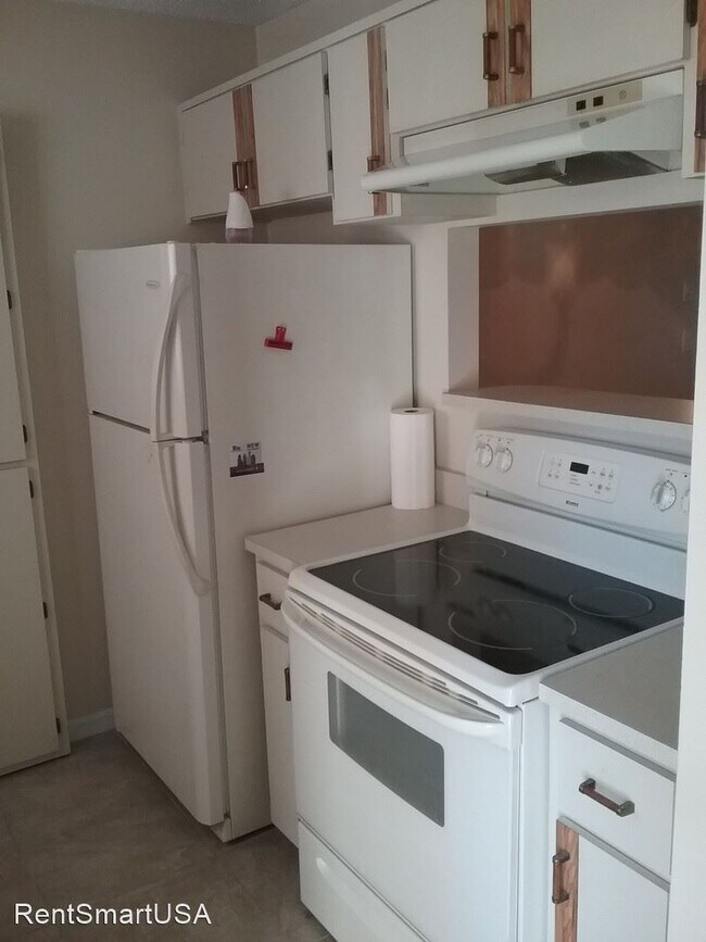Building Photo - 2 br, 1 bath House - 1124 Fairvilla Dr.