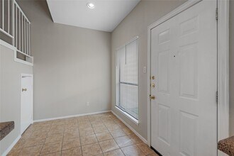 Building Photo - 11211 Pembridge Dr
