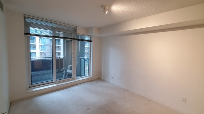 Building Photo - 2119 Lake Shore Blvd W