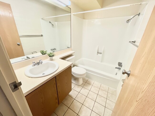 Interior Photo - Bayit Edinboro