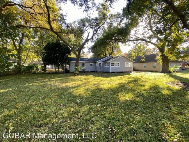 Building Photo - 4 br, 2 bath House - 118 Orchard St