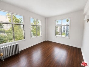 Building Photo - 634 S Gramercy Pl