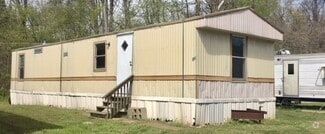 Building Photo - 11 Coach Dr