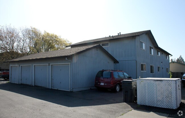 Building Photo - 751 Boyd St