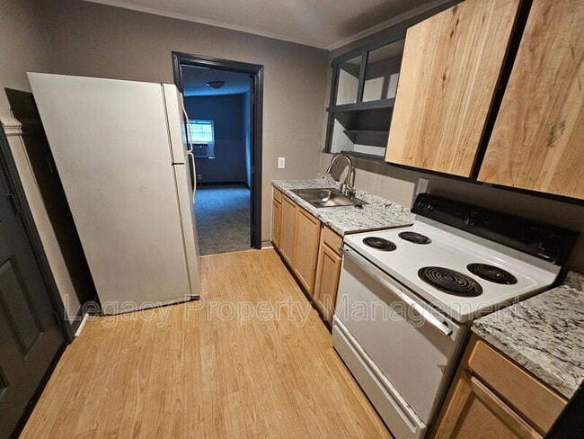 Foto del edificio - 215 N Logan St