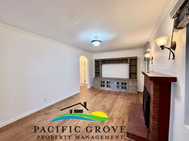 Foto del edificio - Pacific Grove 2-bedroom , 2 bath. Prime Walk to Town Location!