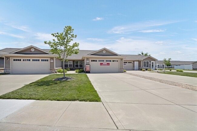 Building Photo - Redwood Plainfield