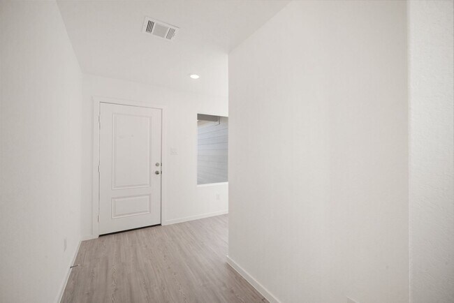 Foto del edificio - 2436 Creek Rd