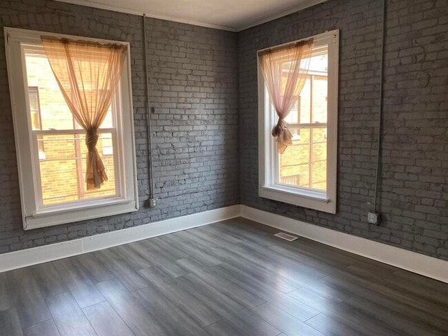 Building Photo - 1709.5 E Michigan St