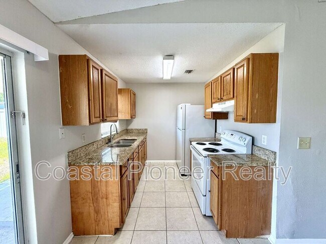 Foto del edificio - 1242 Coolmont Dr