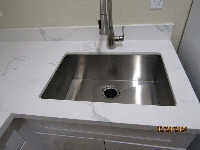 Foto del edificio - Fully Remodeled 1 bedroom 1 bath with Bonu...