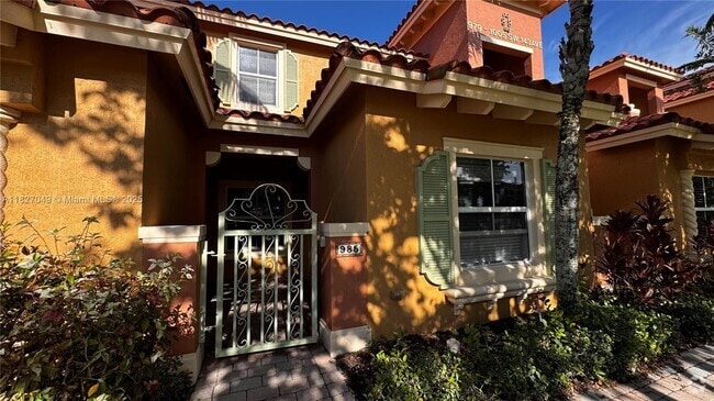 Building Photo - 985 SW 143rd Ave