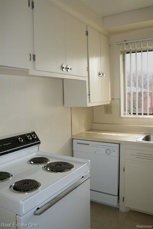 Building Photo - 3287 Albert Ave