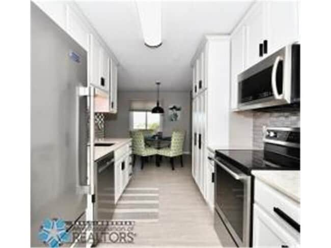 Building Photo - 1110 3rd Ave N