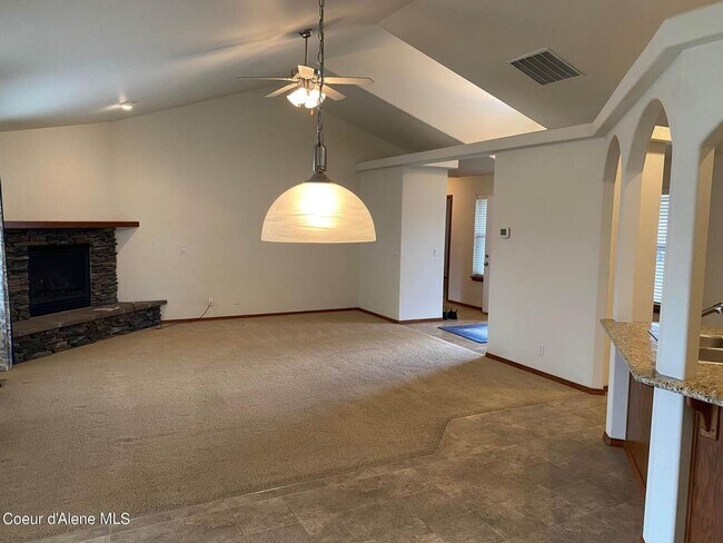 Building Photo - Strawberry Fields Home