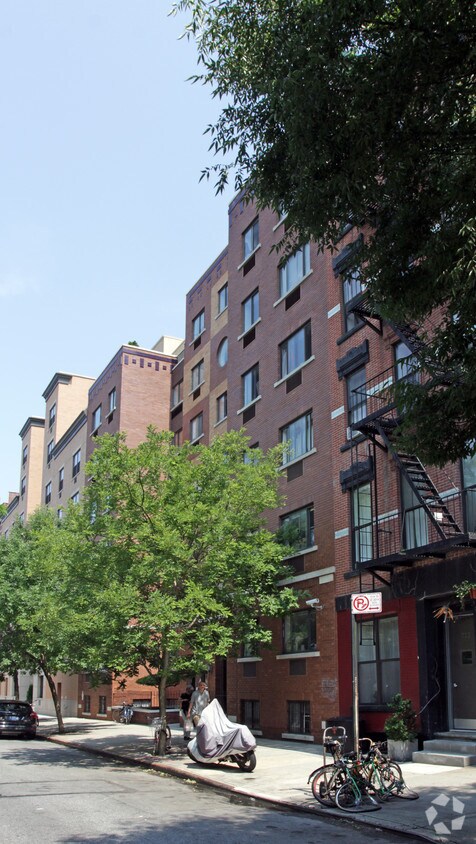 Foto del edificio - 725 E Ninth St