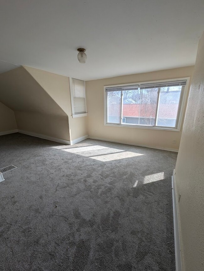 Building Photo - 3430 Seward St