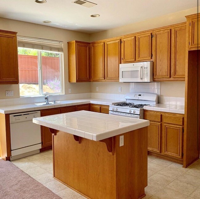 Building Photo - 241 Carner Ln